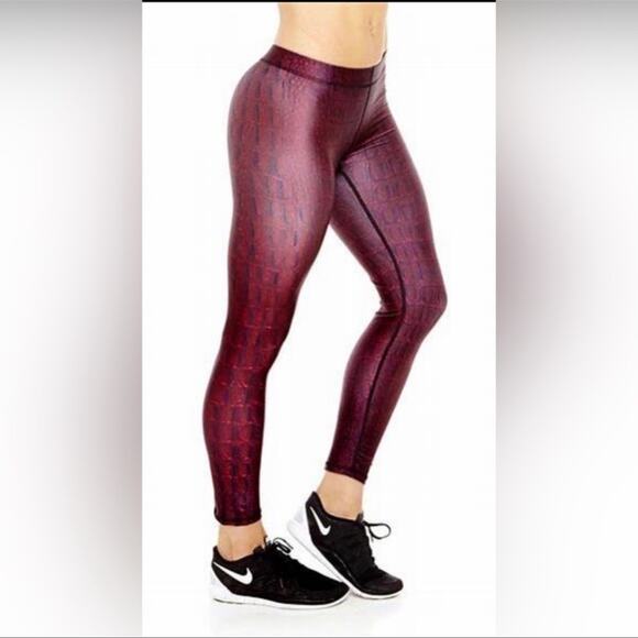 Terez Burgundy Crocodile Print Leggings - Picture 1 of 8